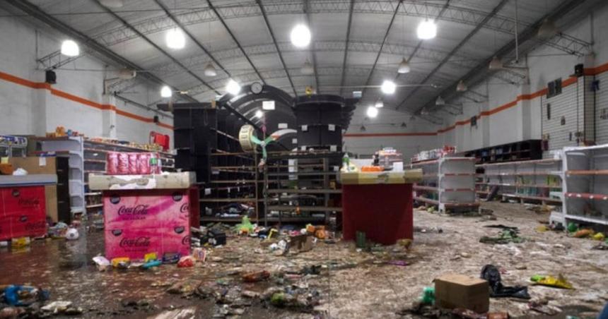 El Gobierno le quitoacute planes a ocho detenidos por los saqueos