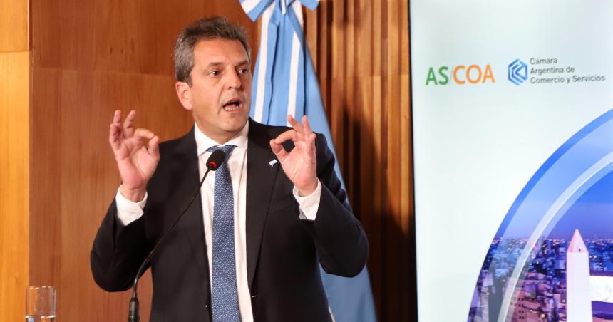 Massa anuncioacute tres bonos de 37000 para jubilados en la primera de una serie de medidas 