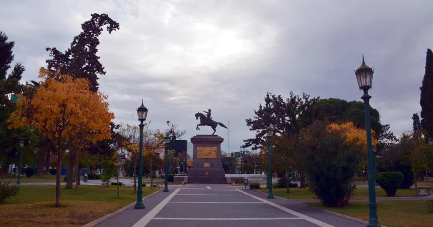 Varios diacuteas nublados y una leve amenaza de lluvias