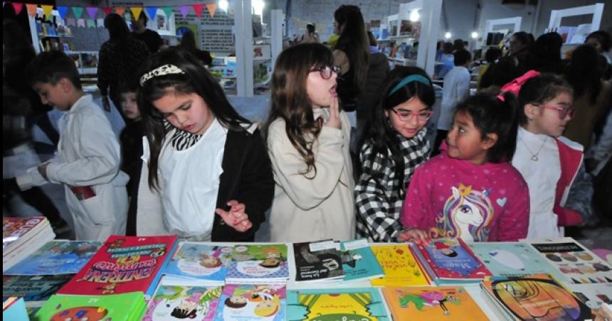 Se inauguroacute en Pico la 2deg Feria Provincial del Libro Infantil y Juvenil 