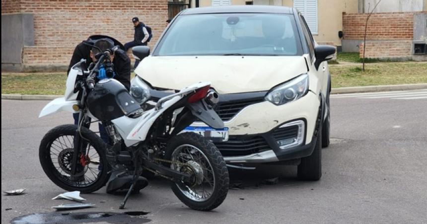 Un herido por un choque entre auto y moto en Pico