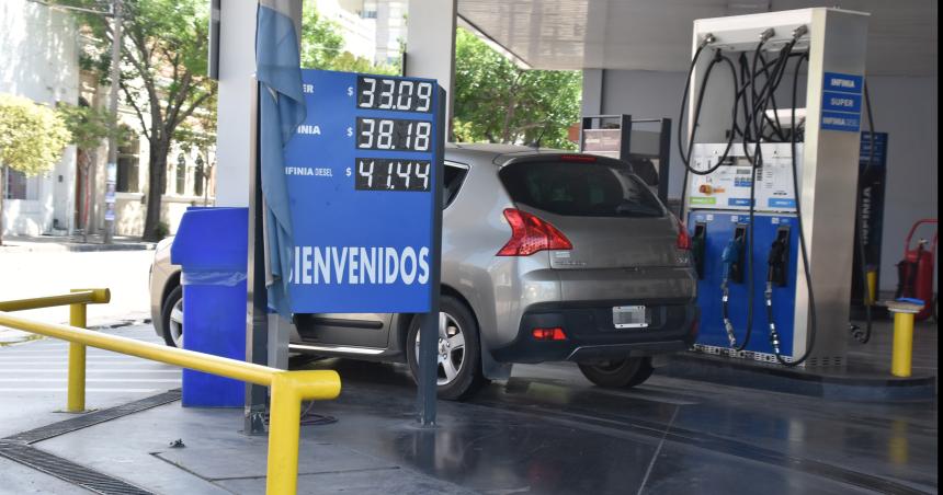 Estacioneros advierten por la falta de combustible 