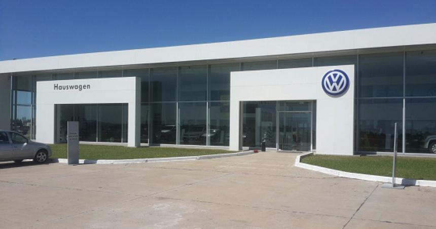 Confirman multa a una faacutebrica de autos y a la concesionaria