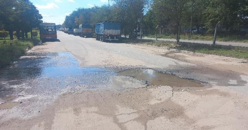 Denuncian que llevan dos antildeos de peacuterdidas de agua potable