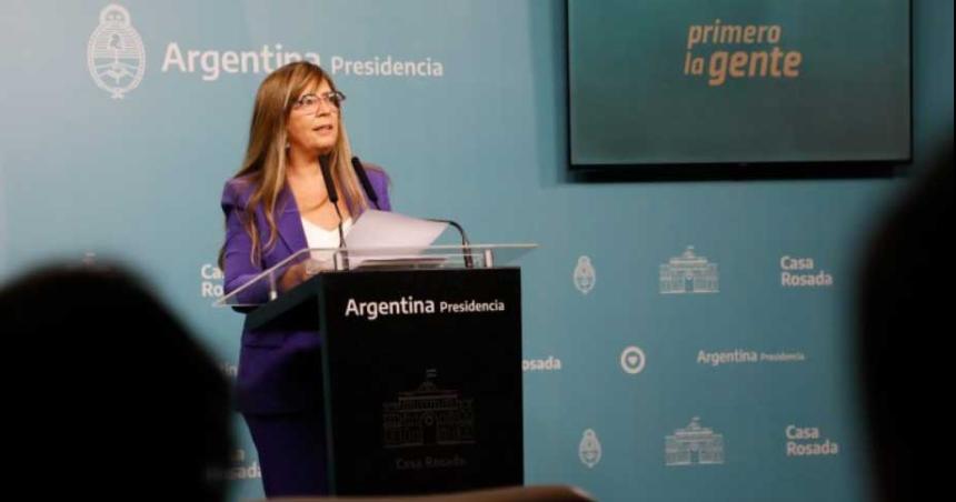 El Gobierno le retiroacute a Pinochet la Orden de Mayo y la Orden del Libertador San Martiacuten