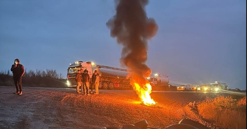 Protesta del Sindicato de Petroleros en 25 de mayo