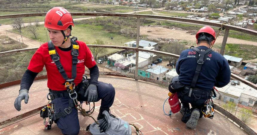 Bomberos de la Policiacutea anfitriones del Foro Interprovincial de Rescate