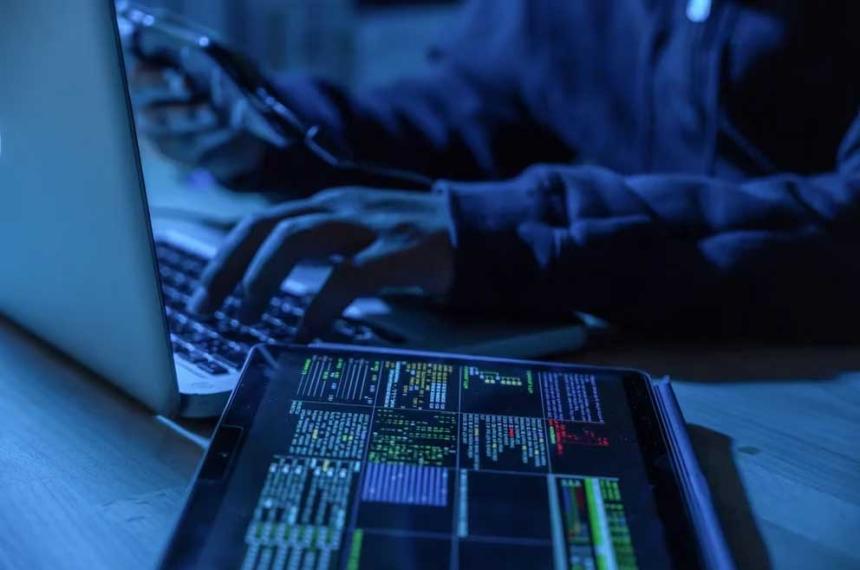 Taacutecticas utilizadas por los ciberdelincuentes para robar informacioacuten y cometer fraudes