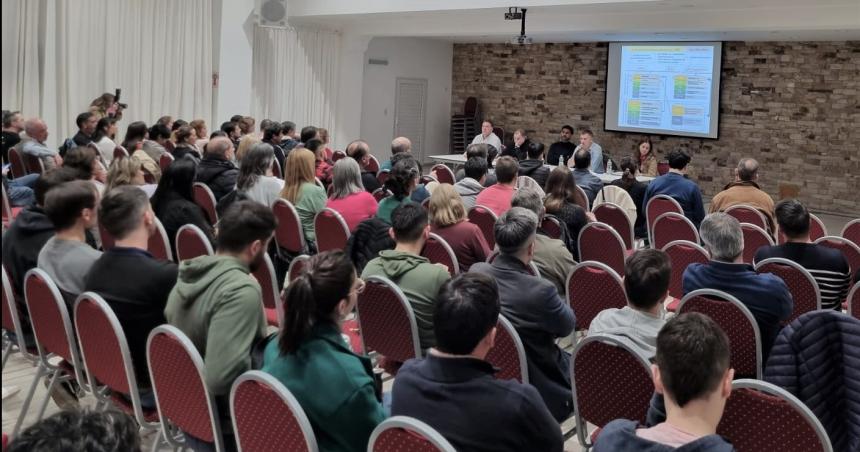 El peronismo advierte sobre el ajuste que implicariacutea recortar la coparticipacioacuten