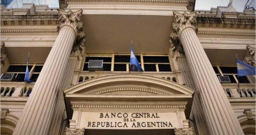 A pesar de la disparada de la inflacioacuten el Banco Central no sube la tasa de plazos fijos