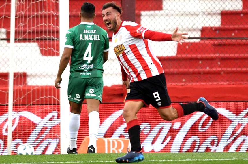 Domiacutenguez le dio el triunfo a Barracas