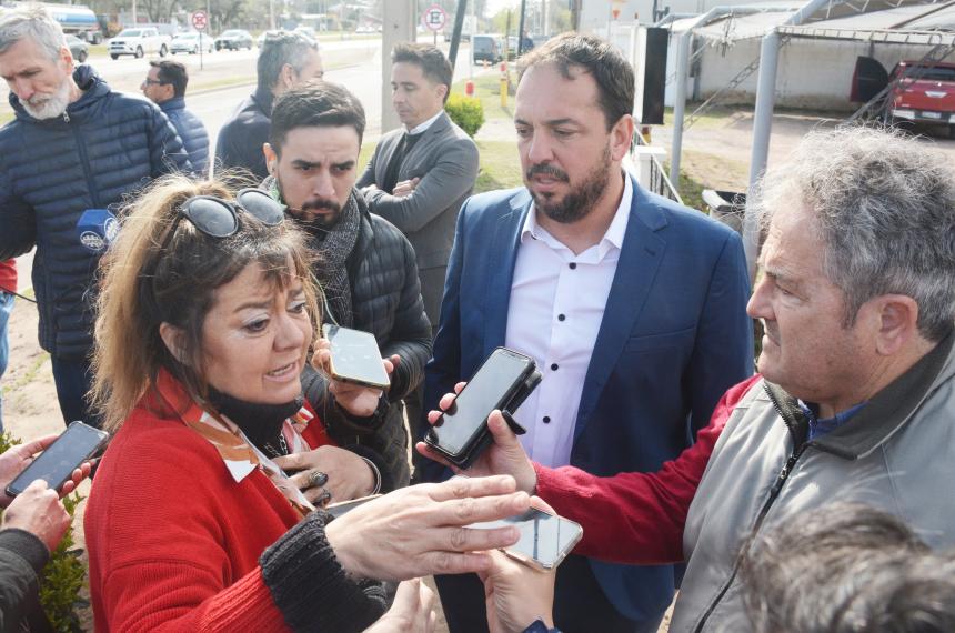 Realizaraacuten un reclamo conjunto por la autoviacutea en la ruta 5