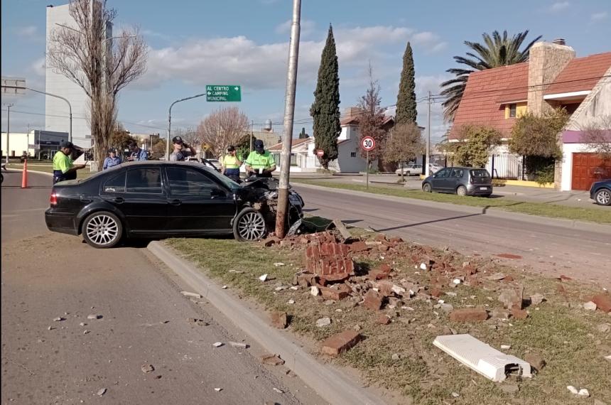 Otro siniestro vial en la avenida Peroacuten el segundo del diacutea