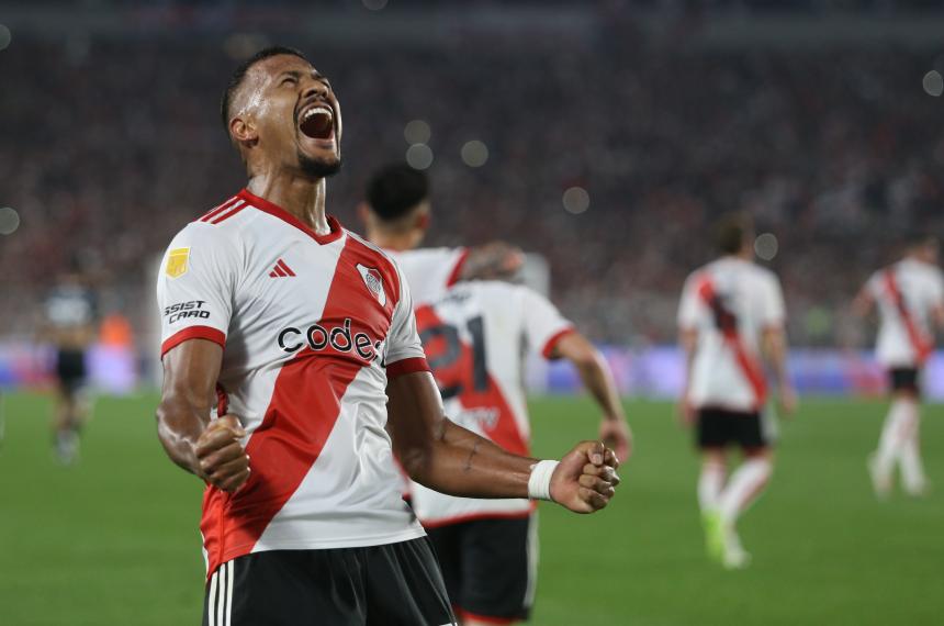 En el uacuteltimo suspiro River le ganoacute a Atleacutetico Tucumaacuten