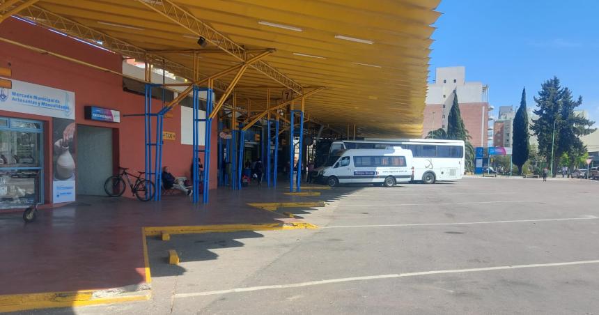 Advierten de un paro del transporte de colectivos en el interior del paiacutes