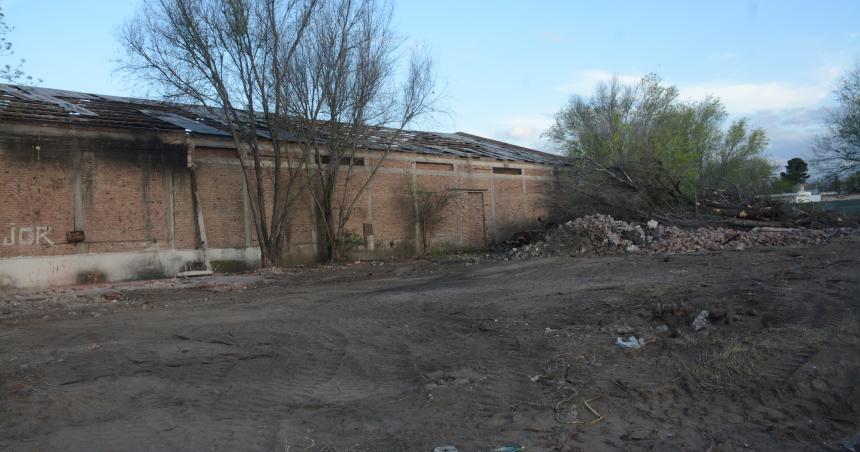 Demolieron un aguantadero en Villa Tomaacutes Mason