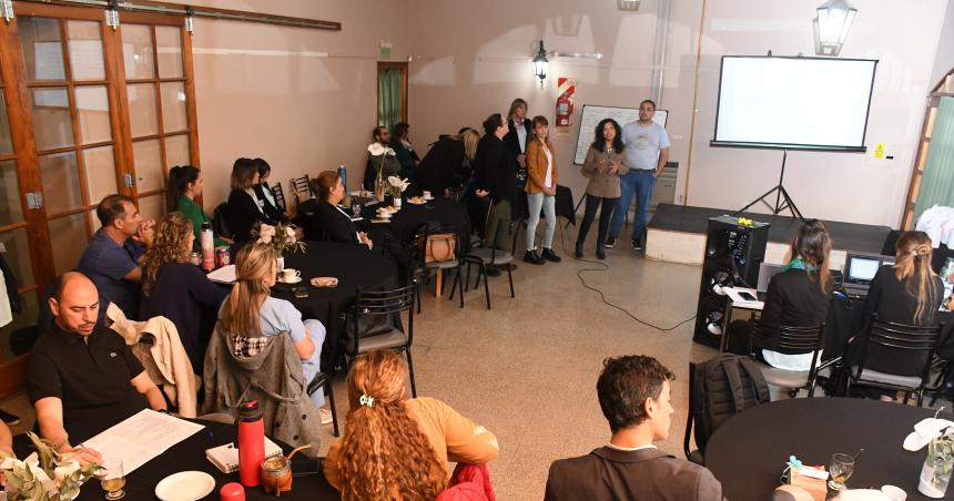 Encuentro provincial de los comiteacutes de Docencia Capacitacioacuten e Investigacioacuten