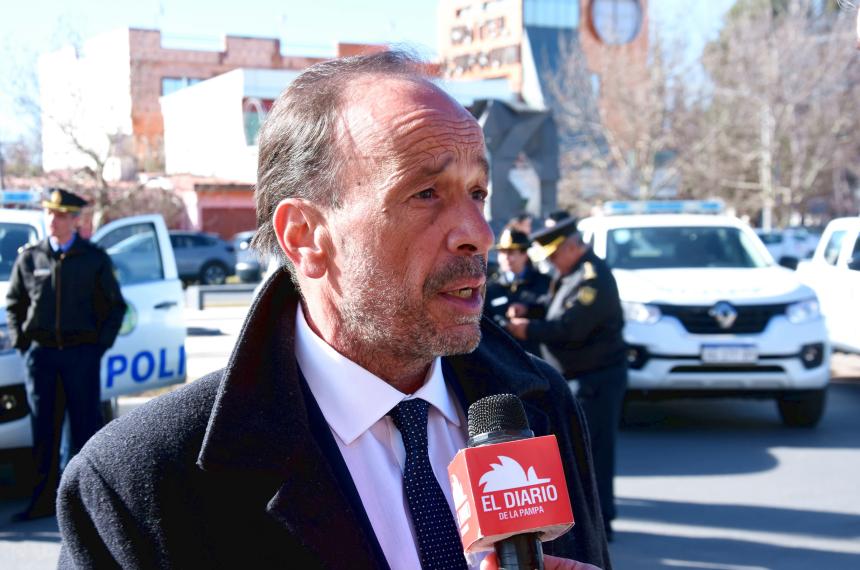 El ministro di Naacutepoli viaja a La Rioja