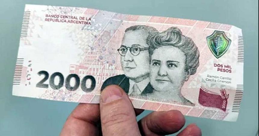 La odisea de los cajeros automaacuteticos y la poleacutemica por el billete de 2000