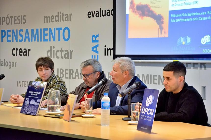 Presentaron el libro Ambiente Ecologiacutea y Justicia Social