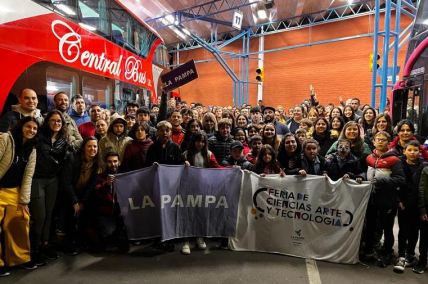 Estudiantes pampeanos a la Feria Nacional de Educacioacuten Artes Ciencias y Tecnologiacutea