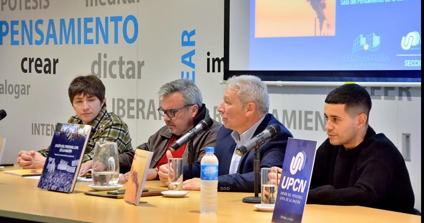 Presentaron el libro Ambiente Ecologiacutea y Justicia Social