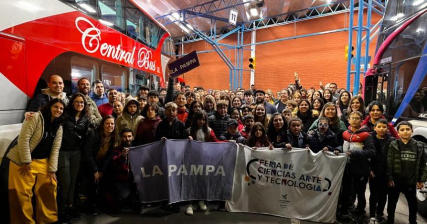 Estudiantes pampeanos a la Feria Nacional de Educacioacuten Artes Ciencias y Tecnologiacutea