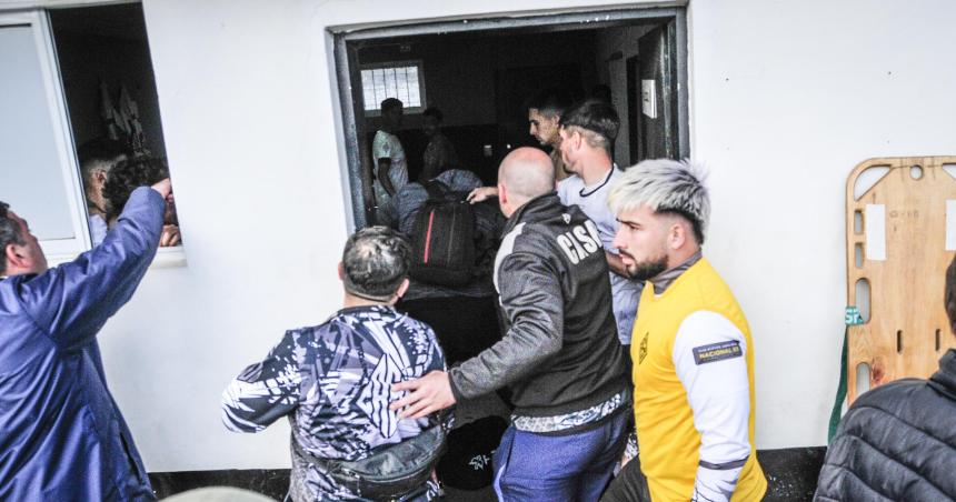 Incidentes por aquiacute y por allaacute en el Mateo Calderoacuten