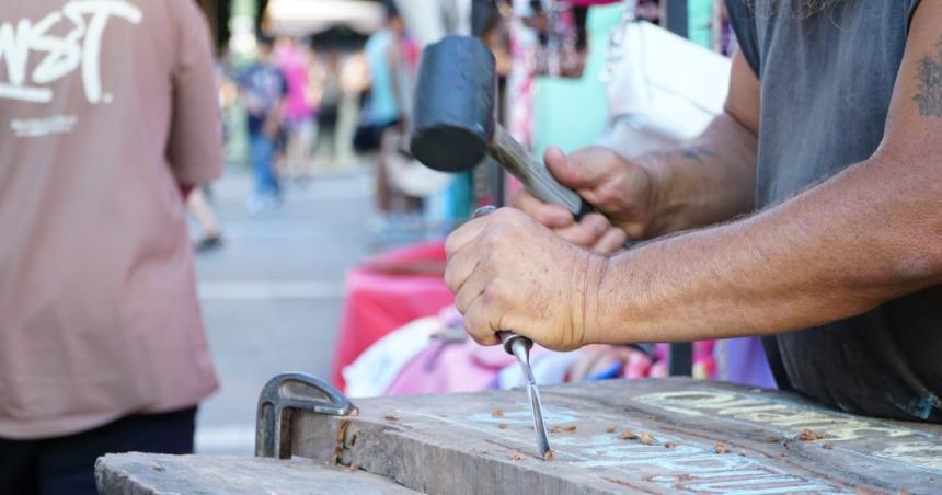 Feria por el Diacutea del Manualista en Santa Rosa