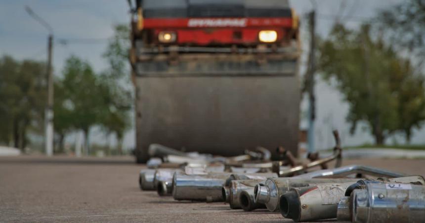 Traacutensito- 29 actas por cantildeos de escape en infraccioacuten