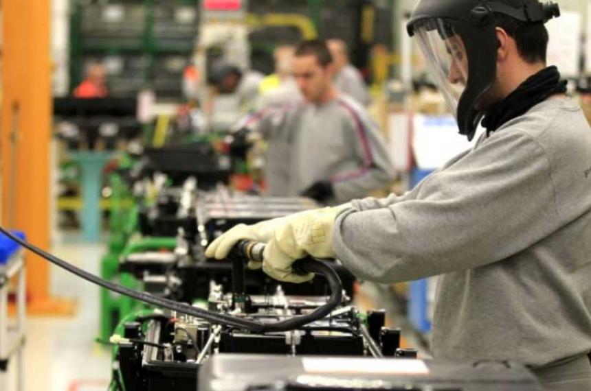 La actividad econoacutemica bajoacute 13-en-porciento- en julio y la industria tambieacuten desacelera