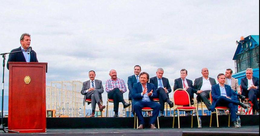 Si se aprueba la adenda al Presupuesto las provincias recibiriacutean 29 billones en 2024