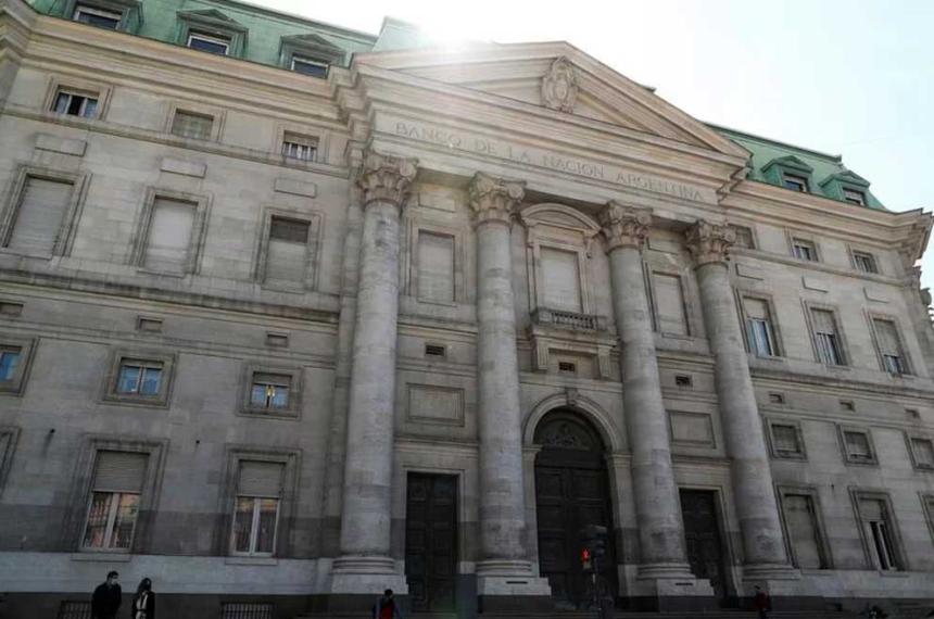 La Justicia allana el Banco Nacioacuten por las contrataciones de familiares