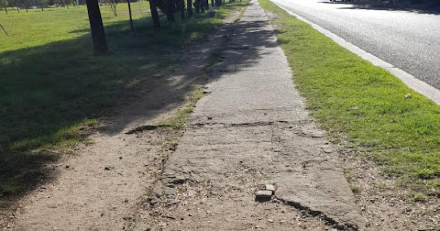 Piden la reparacioacuten del espacio verde a lo largo de las viacuteas