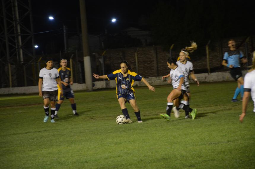 All Boys goleoacute y vapor el tricampeonato