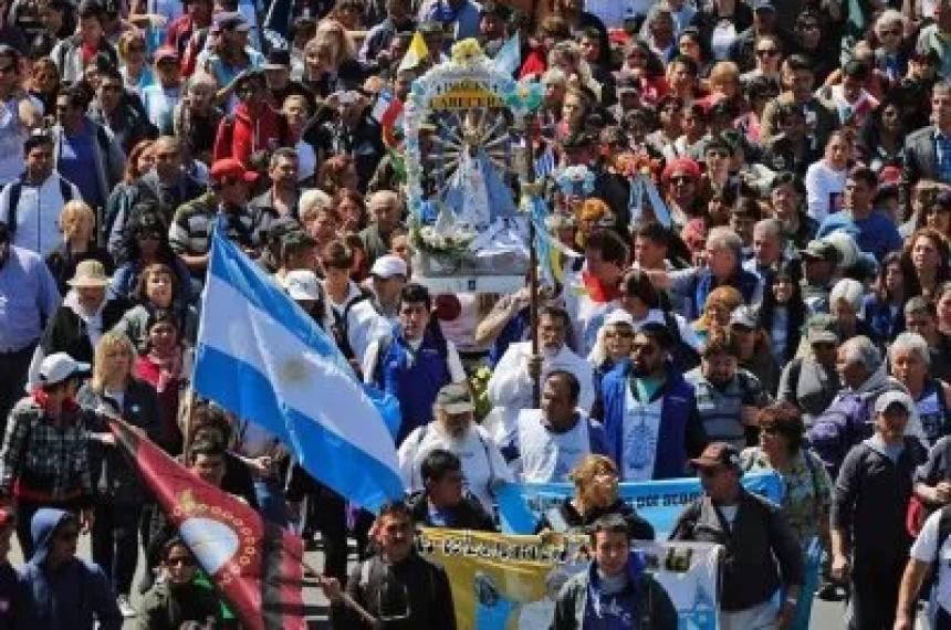Se realiza la 49deg Peregrinacioacuten Juvenil a Lujaacuten