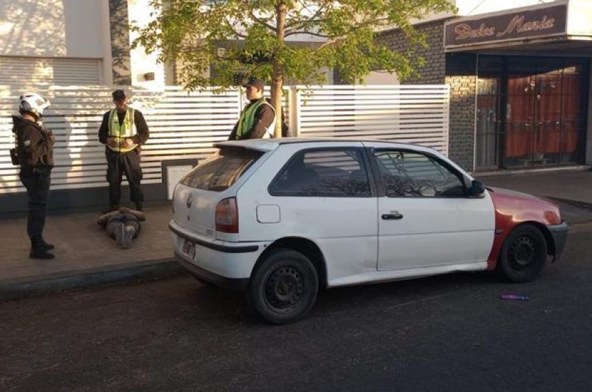 Dos detenidos tras una persecucioacuten en Pico- estaban armados y alcoholizados