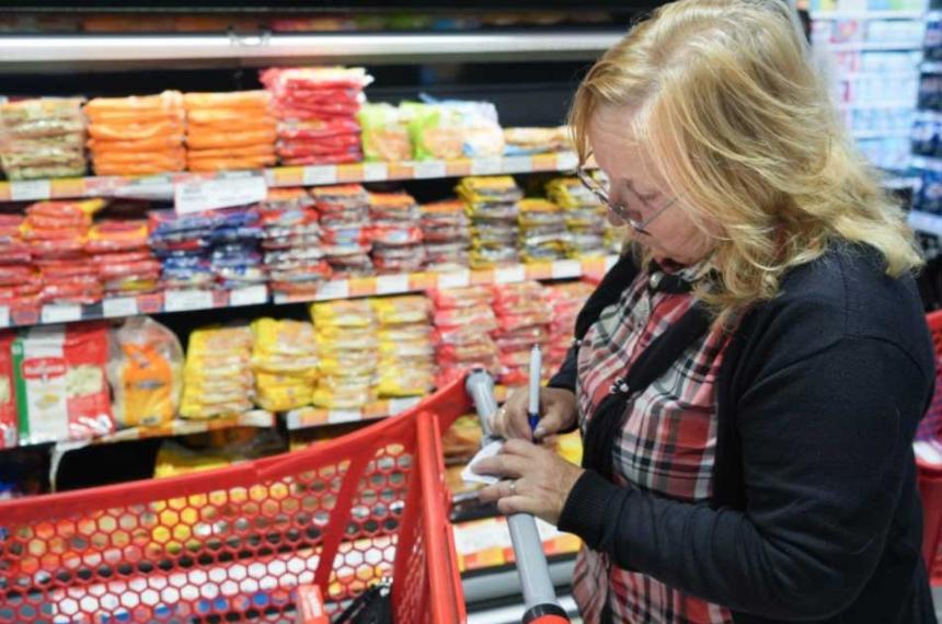 Advierten que los precios de los alimentos se dispararon cerca de 13-en-porciento- en septiembre