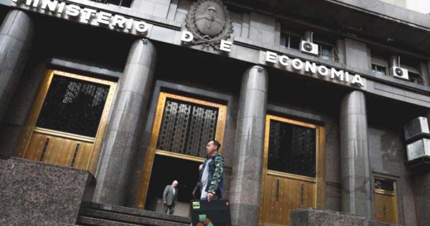 Argentina le pagoacute USD 190 millones al Club de Pariacutes y aumenta la presioacuten sobre el tipo de cambio