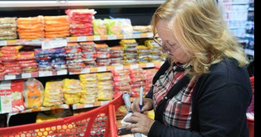 Advierten que los precios de los alimentos se dispararon cerca de 13-en-porciento- en septiembre