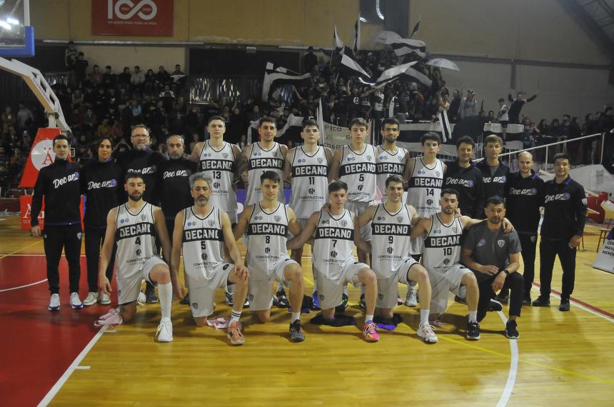 Claacutesico de Pico Football