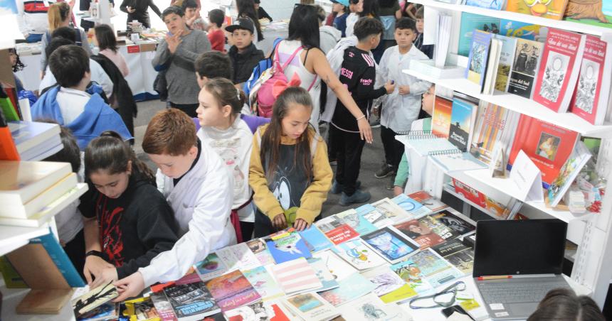 Arrancoacute la XIIdeg edicioacuten Provincial de la Feria del Libro