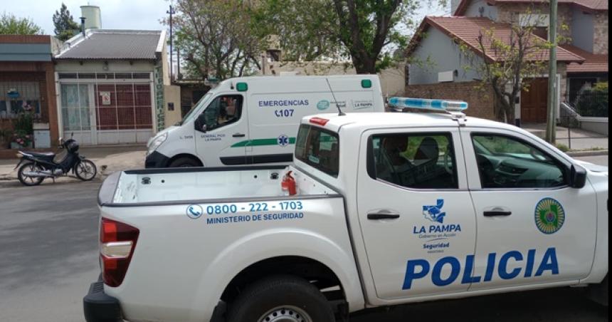 Incendio en un taller causoacute serios dantildeos a una camioneta