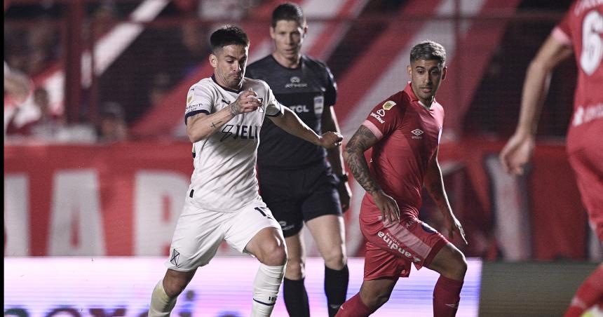 El Rojo sigue arriba