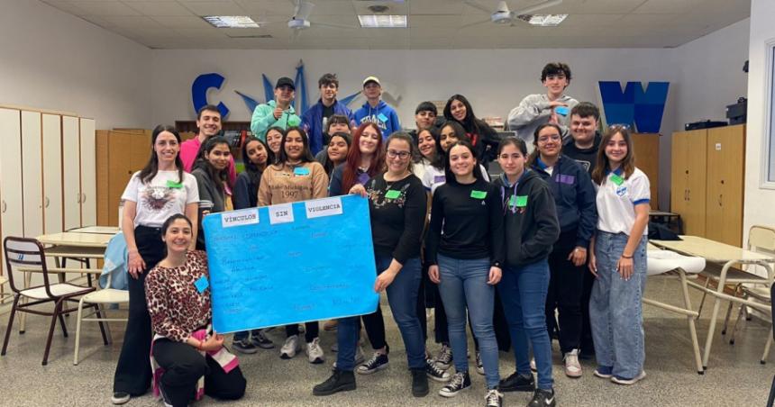 Estudiantes participan en talleres sobre ESI