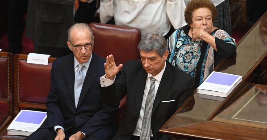 Avanza en el proceso de juicio poliacutetico a miembros de la Corte Suprema