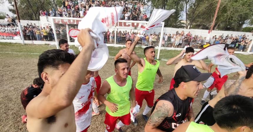 Cochicoacute se consagroacute campeoacuten y ascendioacute a Primera A