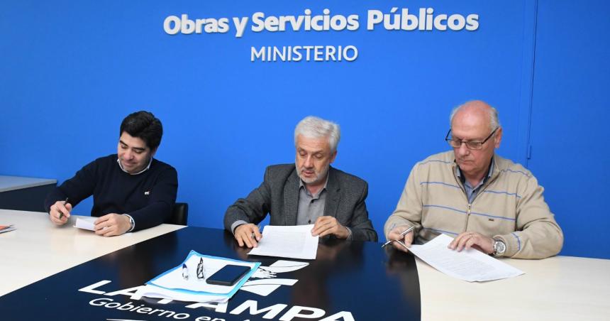 Convenio para mantenimiento de desaguumles pluviales en Parera