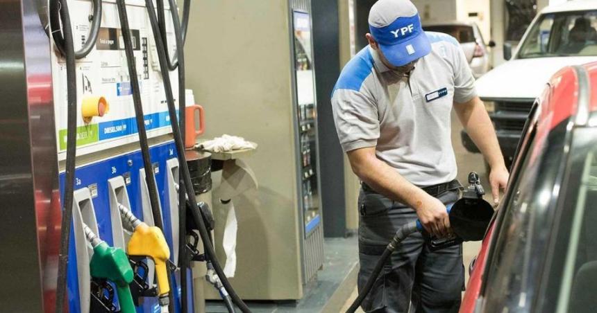 Naftas- el Gobierno advierte que el precio podriacutea duplicarse si gana Milei