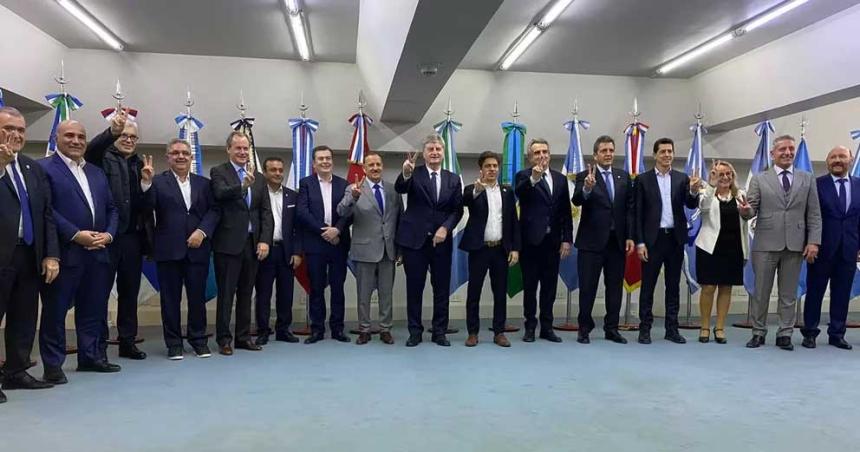 Massa delinearaacute con los gobernadores peronistas la estrategia de cara al balotaje